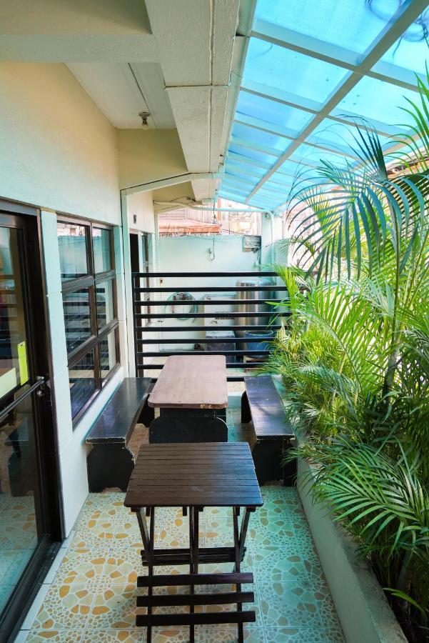 Tarasa Hostel Pasay Exterior photo