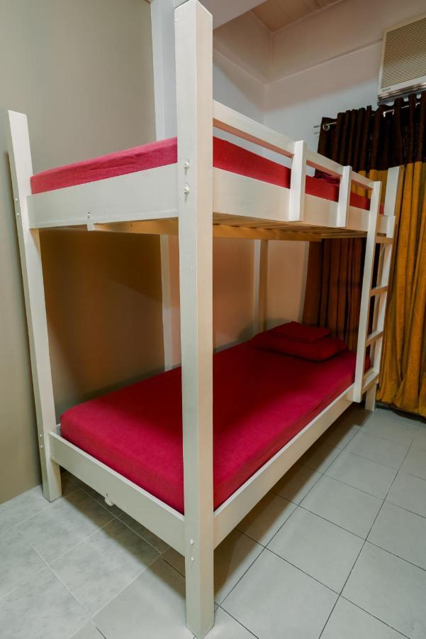 Tarasa Hostel Pasay Exterior photo
